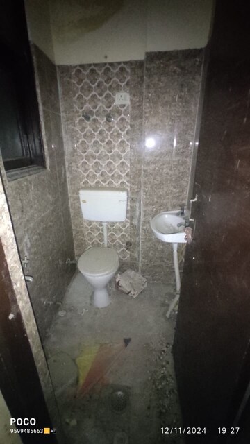Bathroom in 1.5 BHK Builder Floor at Mehrauli – for Rent