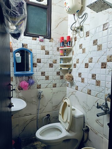 Master Bedroom in 2 BHK Builder Floor at Arjun Nagar – for Sale