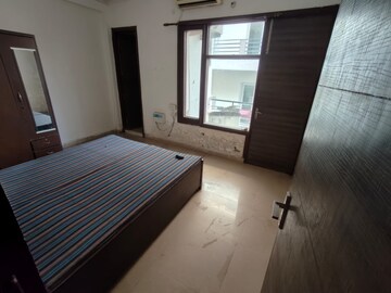 Room in 3 BHK Builder Floor at Sector 71 – for Sale
