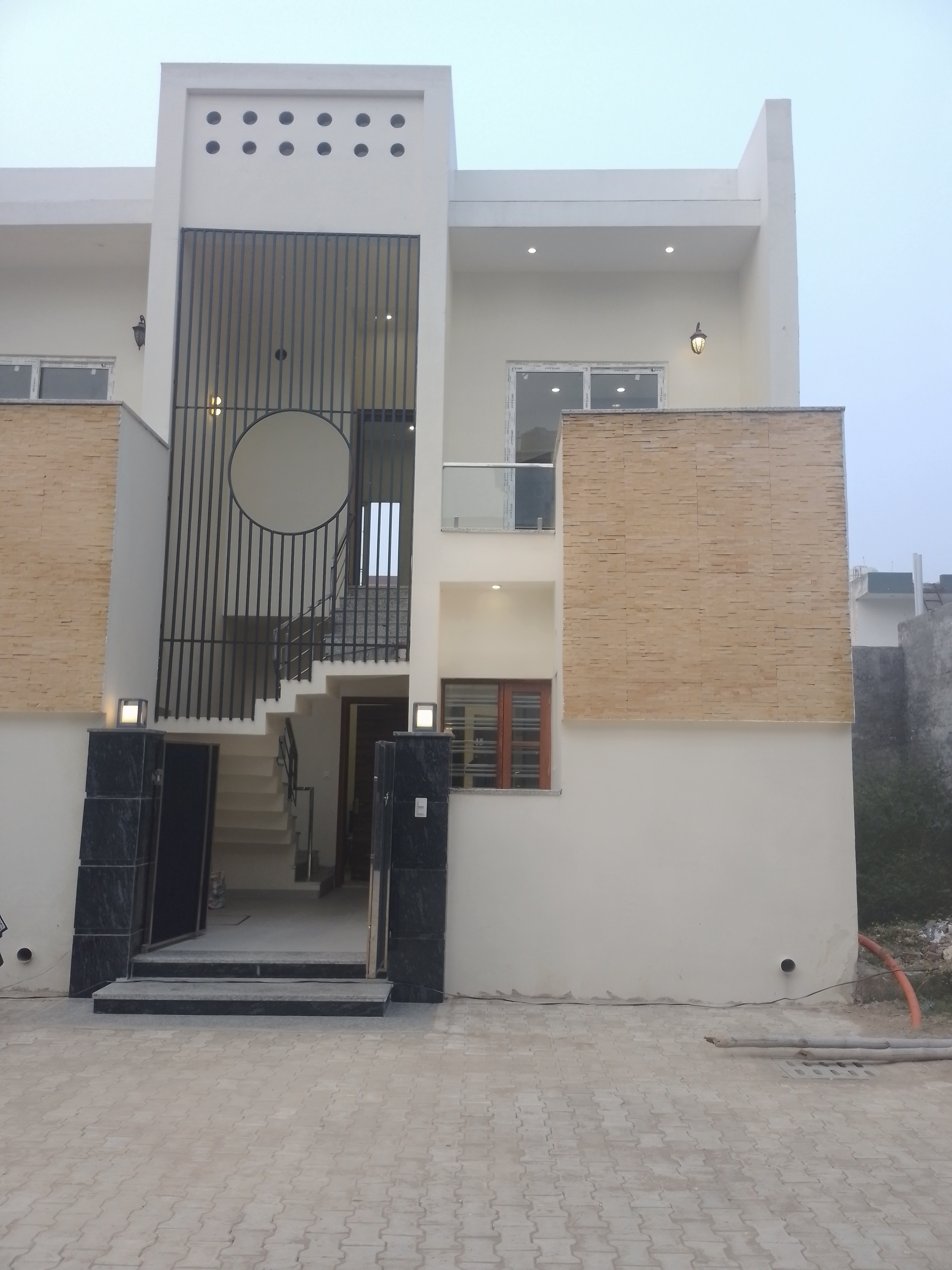 3 BHK + Servant Room,Study Room,Extra Room Independent House For Sale in Sunny Enclave 