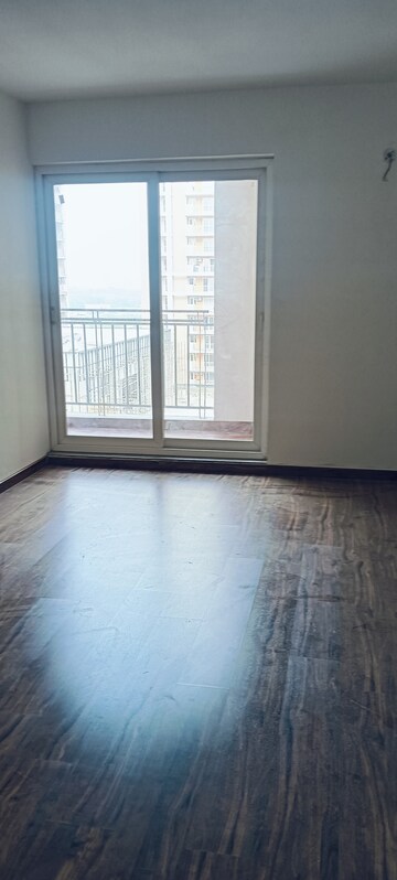 Room in 3 BHK Apartment at Rishita Manhattan, Gomti Nagar – for Sale