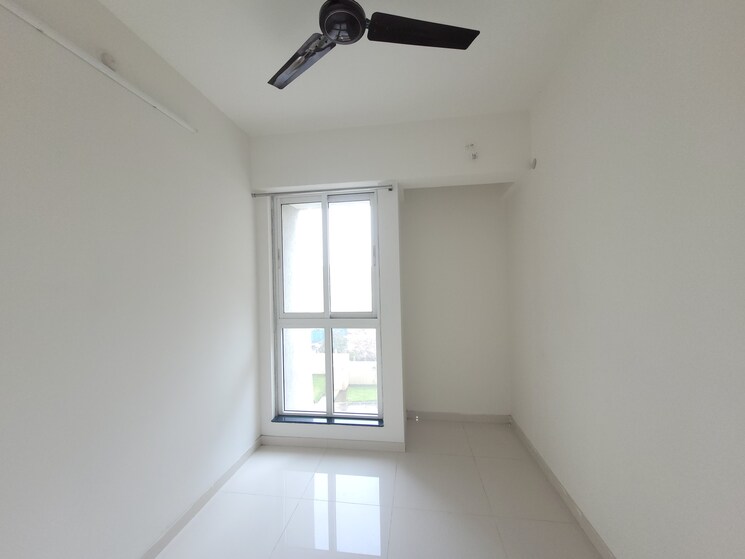 Room, godrej-emerald 1.5 Bedroom 650 Sq.Ft. Apartment In Ghodbunder Road Thane 7802284