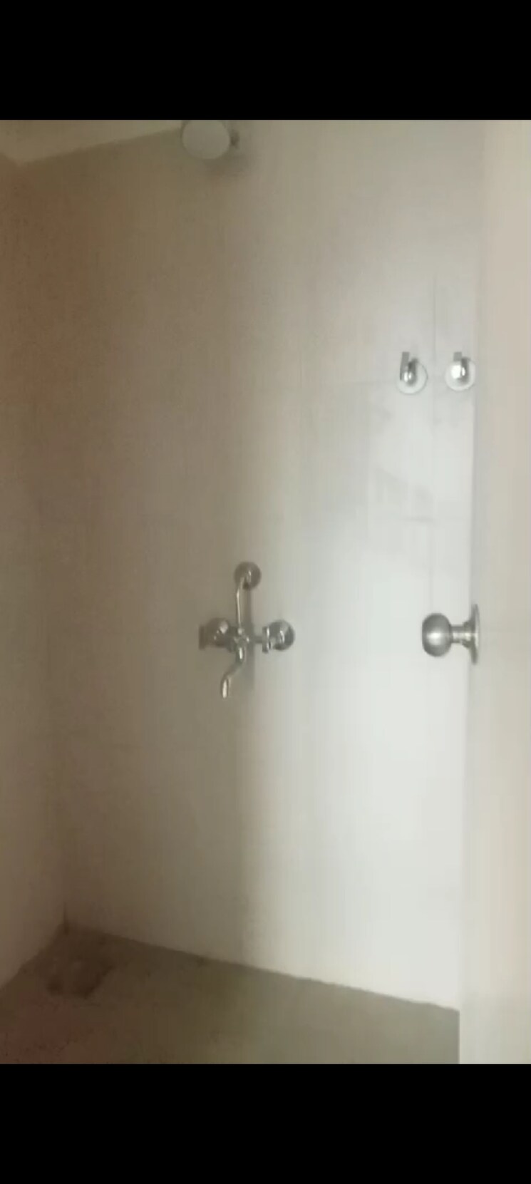 Bathroom, lodha-vista 1 Bedroom 400 Sq.Ft. Apartment In Lower Parel Mumbai 7802335