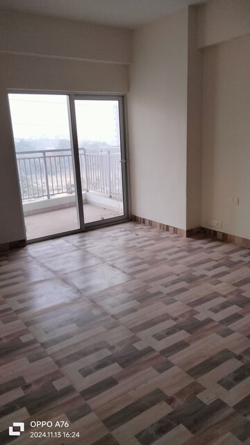 Room in 3 BHK Apartment at VVIP Mangal, Raj Nagar Extension – for Sale