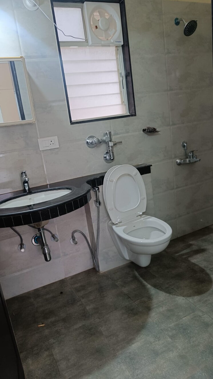 Bathroom, classic-niyati 2 Bedroom 1200 Sq.Ft. Apartment In Wagholi Pune 7802640