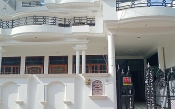 3.5 BHK Independent House For Sale in Unitech South City, South City