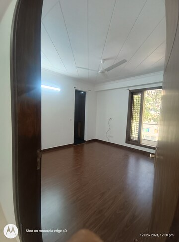 Furnished Amenities in 4 BHK Builder Floor at Geetanjali Enclave – for Sale