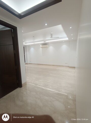 Furnished Amenities in 4 BHK Builder Floor at Geetanjali Enclave – for Sale