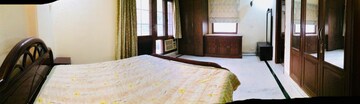 Bedroom in 6+ BHK Builder Floor at Geetanjali Enclave – for Sale