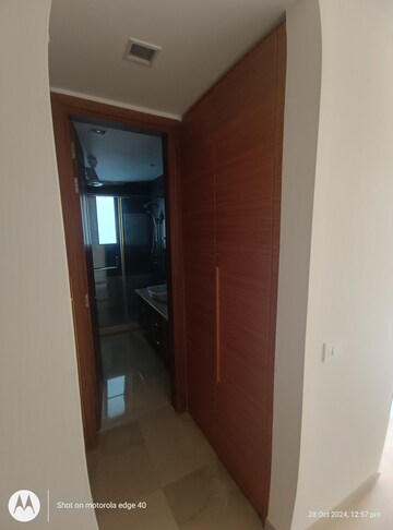 Furnished Amenities in 6 BHK Builder Floor at Navjeevan Vihar – for Sale