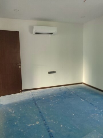 Furnished Amenities in 4 BHK Apartment at White House Banjara Hills, Banjara Hills – for Sale