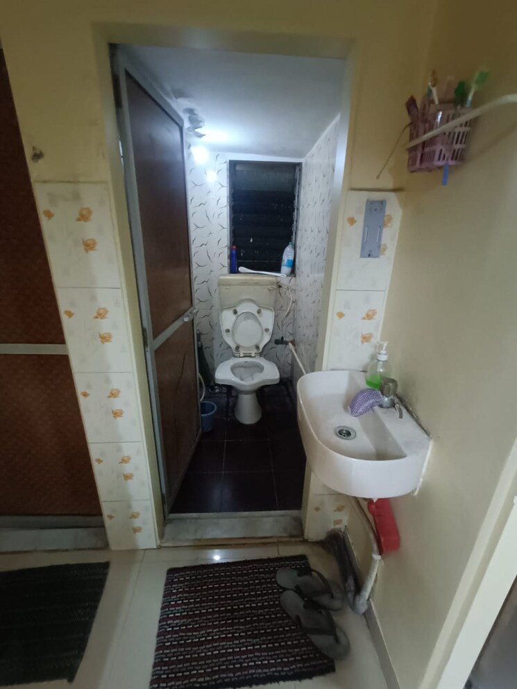 Bathroom, prabhat-chs-dadar 1 Bedroom 230 Sq.Ft. Apartment In Dadar West Mumbai 7803016