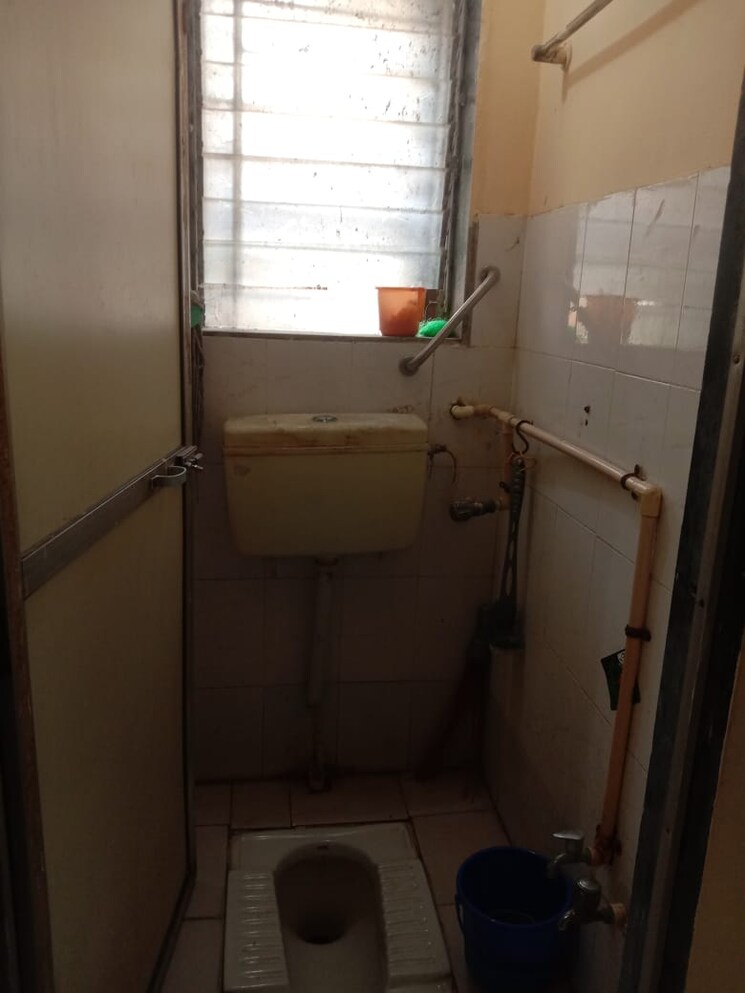 Bathroom, prabhat-chs-dadar 1 Bedroom 230 Sq.Ft. Apartment In Dadar West Mumbai 7803016