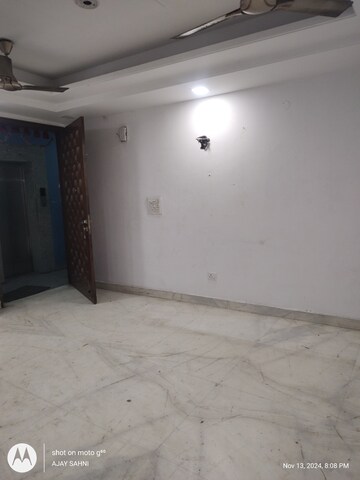 Furnished Amenities in 3 BHK Builder Floor at Mehrauli – for Rent