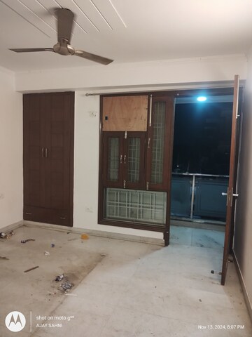 Furnished Amenities in 3 BHK Builder Floor at Mehrauli – for Rent