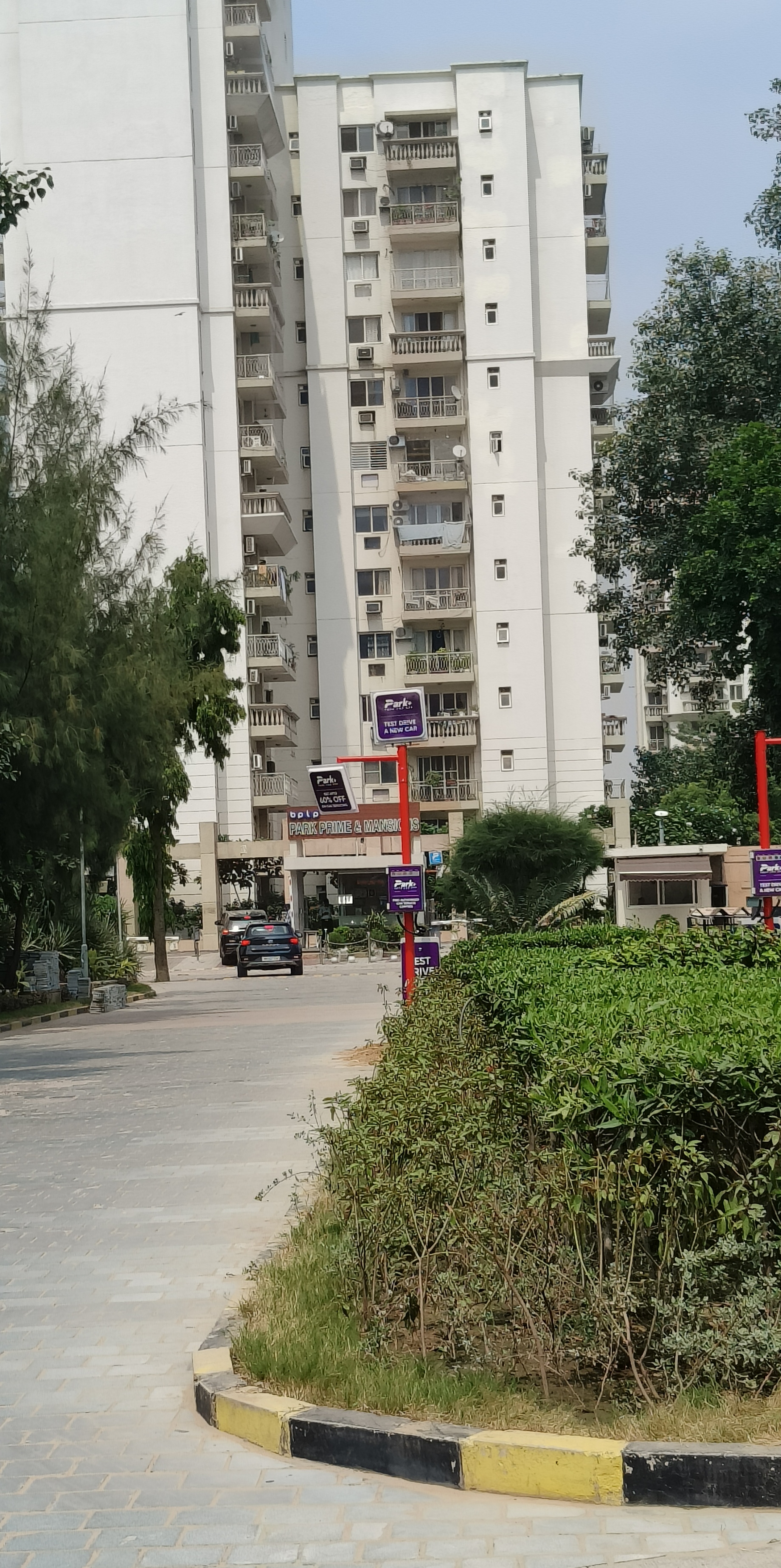 6+ BHK Independent House For Sale in DLF City Phase III