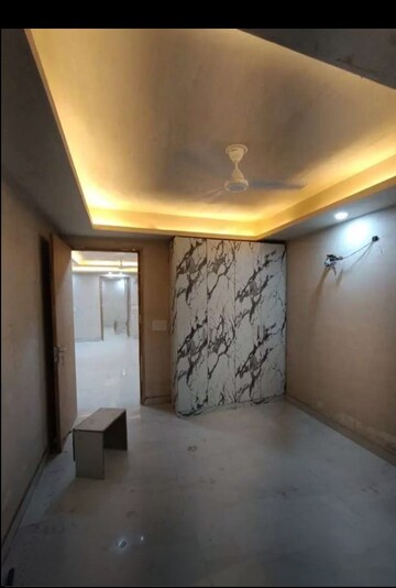 Room in 3 BHK Builder Floor at Mehrauli – for Rent