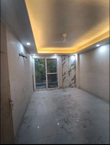 Room in 3 BHK Builder Floor at Mehrauli – for Rent