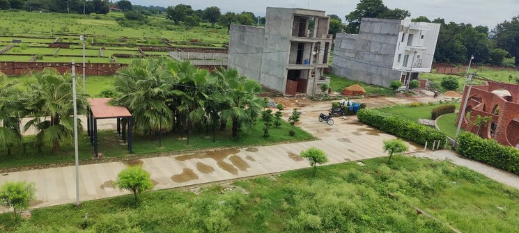 Garden, attalika-palms  1500 Sq.Ft. Plot In Mohanlalganj Lucknow 7803413