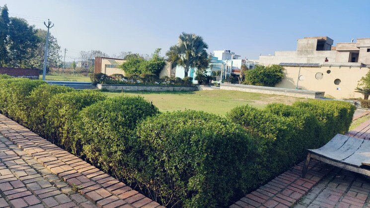 Garden, attalika-palms  1500 Sq.Ft. Plot In Mohanlalganj Lucknow 7803413