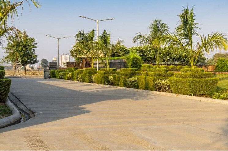 Garden, attalika-palms  1500 Sq.Ft. Plot In Mohanlalganj Lucknow 7803413
