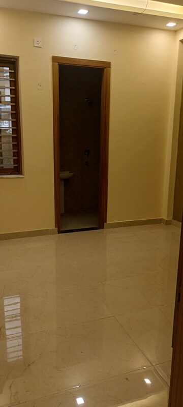 Room in 3 BHK Apartment at Makka Wala – for Sale