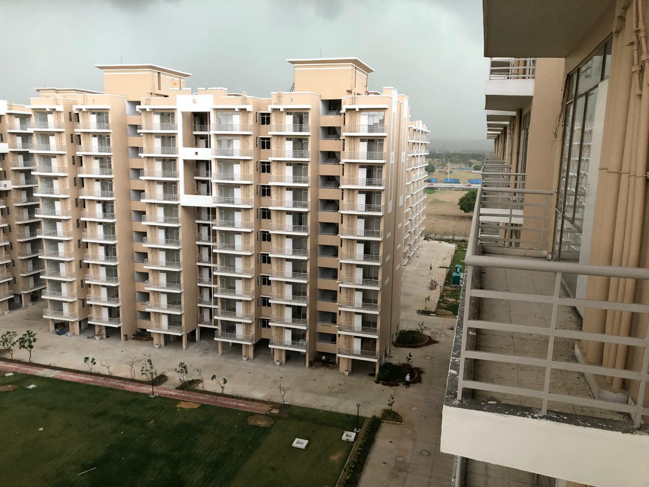 2 BHK Apartment For Sale in Breez Global Heights
