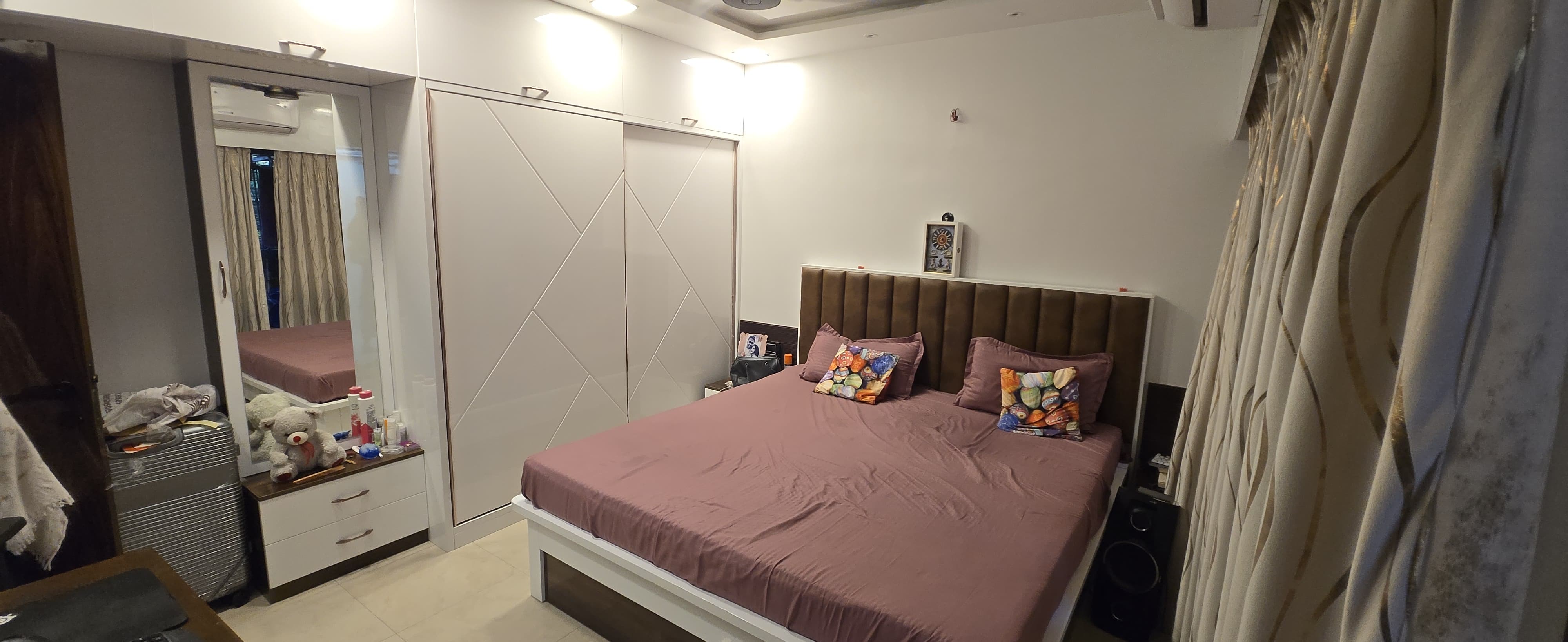 1 BHK Apartment For Rent in Usha Sadan Apartment Colaba Mumbai  7803634