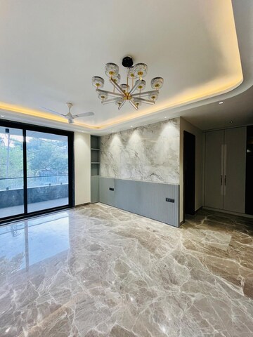 Room in 4 BHK Builder Floor at Unitech Exquisite, Nirvana Country 2 – for Sale