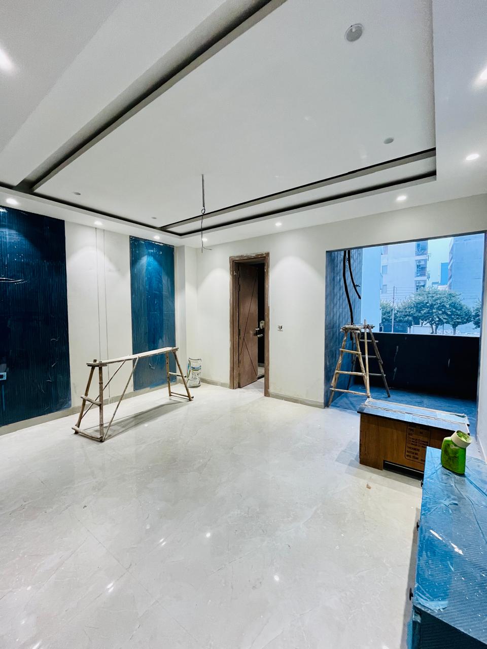 3 BHK + Servant Room,Study Room Builder Floor For Sale in SS Southend Floors