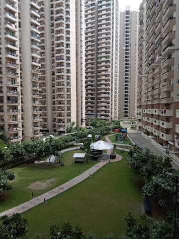 3 BHK Apartment For Sale in Gaur City 2 - 16th Avenue, Sector 16c Greater Noida