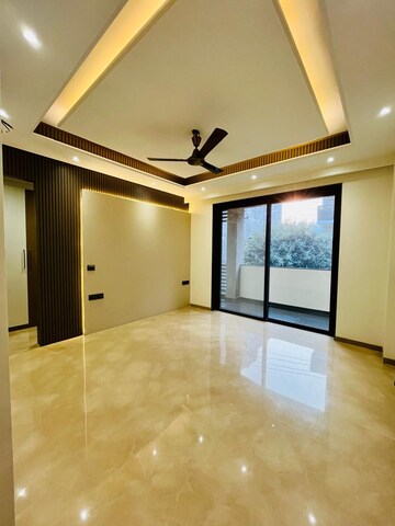 Room in 2.5 BHK Builder Floor at Uppal Southend, Sector 49 – for Sale