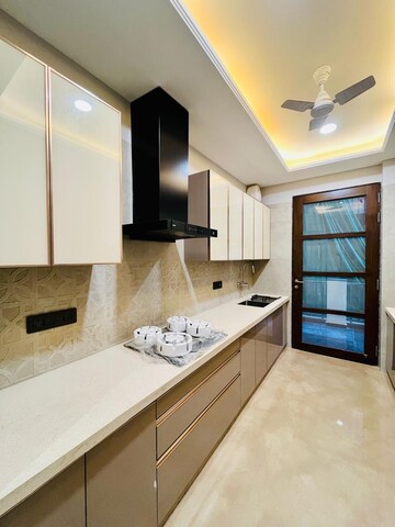 Kitchen in 2.5 BHK Builder Floor at Uppal Southend, Sector 49 – for Sale