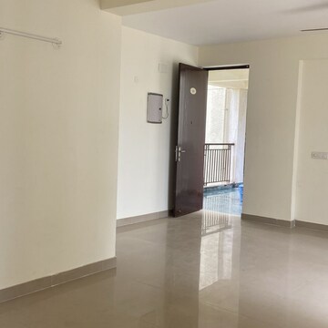 Room in 3 BHK Apartment at DLF The Skycourt, Nawada Fatehpur – for Sale