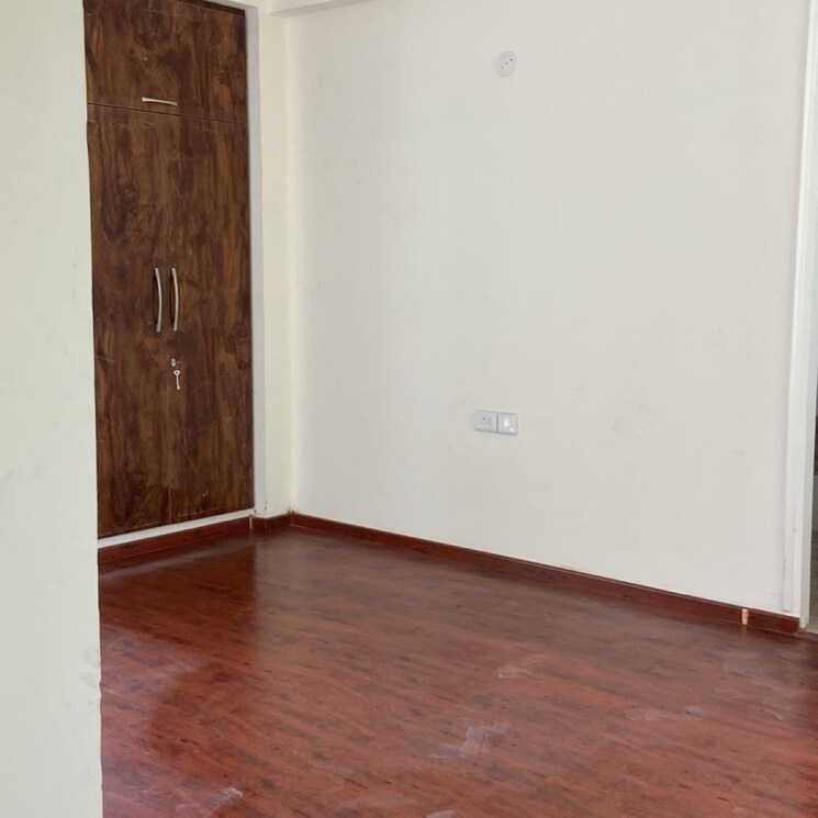 Room, dlf-new-town-heights-town-houses 3.5 Bedroom 1930 Sq.Ft. Apartment In Sector 86 Gurgaon 7803983