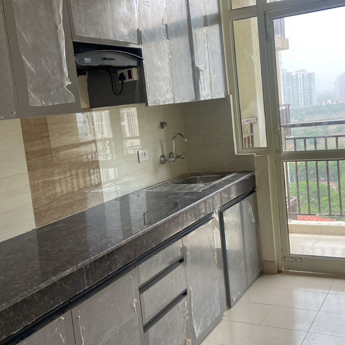 3.5 BHK + Servant Room Apartment For Sale in DLF New Town Heights Town Houses