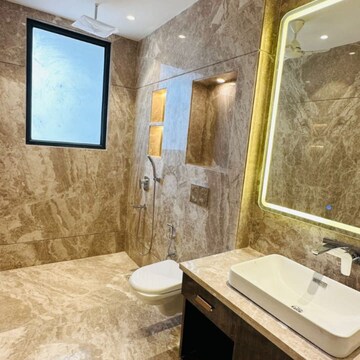 Bedroom in 4 BHK Builder Floor at Unitech South City 1, South City 1 – for Sale