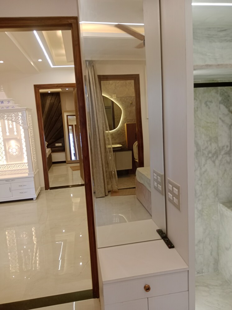 undefined, sector 73 1.5 Bedroom 1100 Sq.Ft. Builder Floor In Sector 73 Noida 7804121