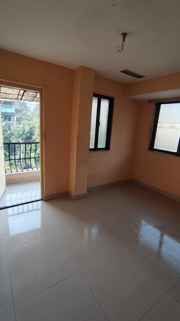 Room in 2 BHK Apartment at Kohinoor Majestic, Kalyan West – for Sale