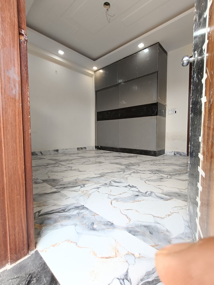 Room, sun-bright-apartment 2 Bedroom 1050 Sq.Ft. Builder Floor In Sector 73 Noida 7804256