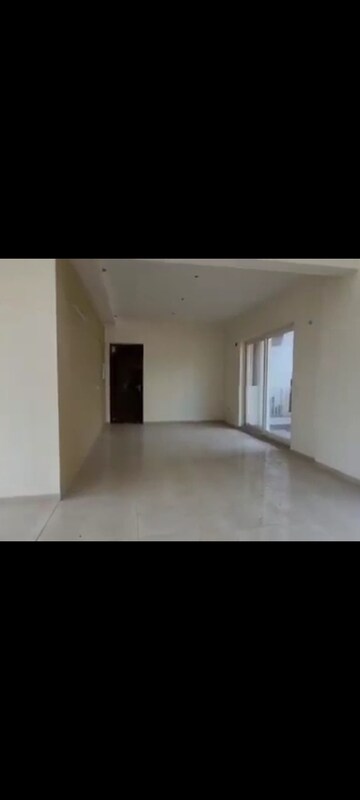 Room in 3 BHK Apartment at BPTP Discovery Park, Sector 80 – for Sale