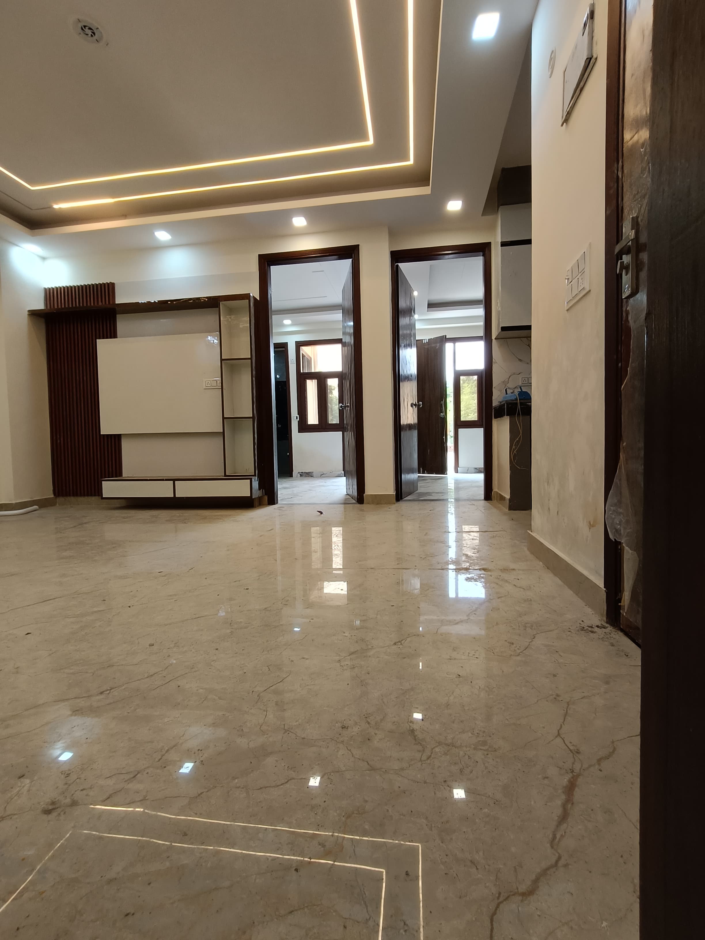 2 BHK Builder Floor For Resale in Shivam Apartments Noida Sector 73 Noida  7804347