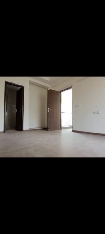 Room in 2 BHK Apartment at BPTP Discovery Park, Sector 80 – for Sale