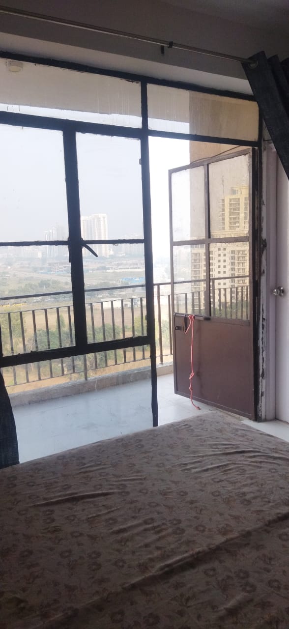 1 BHK + Extra Room Apartment For Sale in Signature Global Synera
