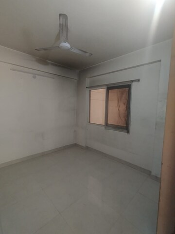 Room in 3 BHK Apartment at Signature Global Orchard Avenue, Sector 93 – for Sale