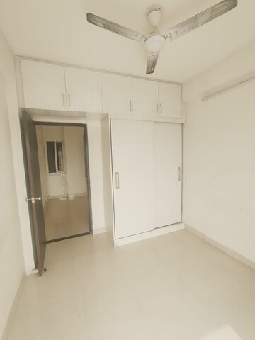 Room in 3 BHK Apartment at Signature Global Orchard Avenue, Sector 93 – for Sale