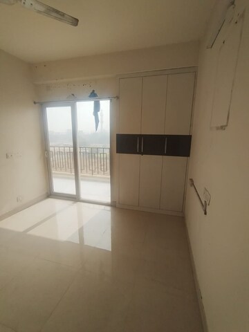 Room in 3 BHK Apartment at Signature Global Orchard Avenue, Sector 93 – for Sale