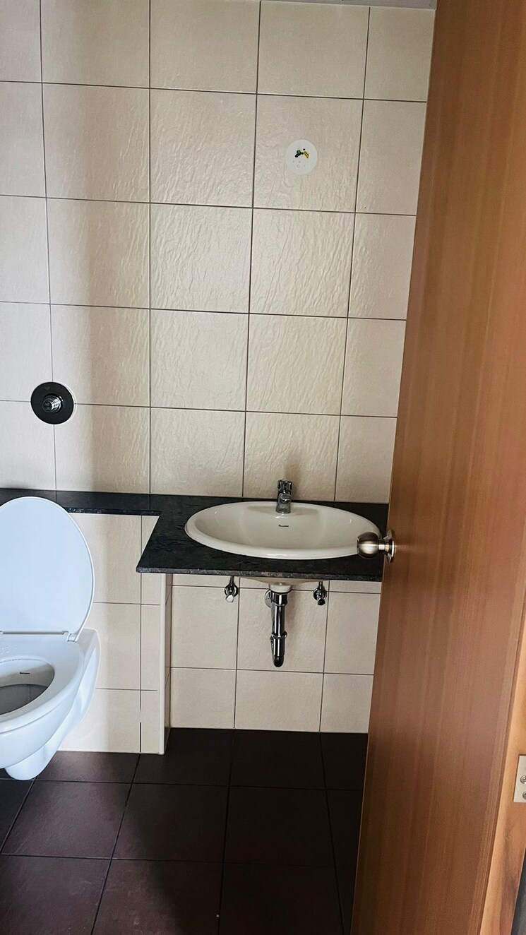 Bathroom, sobha-dream-gardens 2 Bedroom 1004 Sq.Ft. Apartment In Thanisandra Main Road Bangalore 7804514