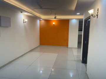 Building Lobby in 3.5 BHK Apartment at Amrapali Sapphire, Sector 45 – for Sale