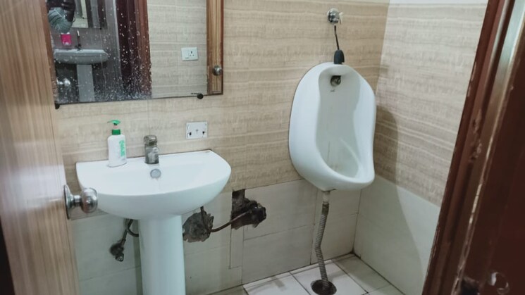 Bathroom, sector 2 Commercial Office Space 800 Sq.Ft. In Sector 2 Noida 7804816